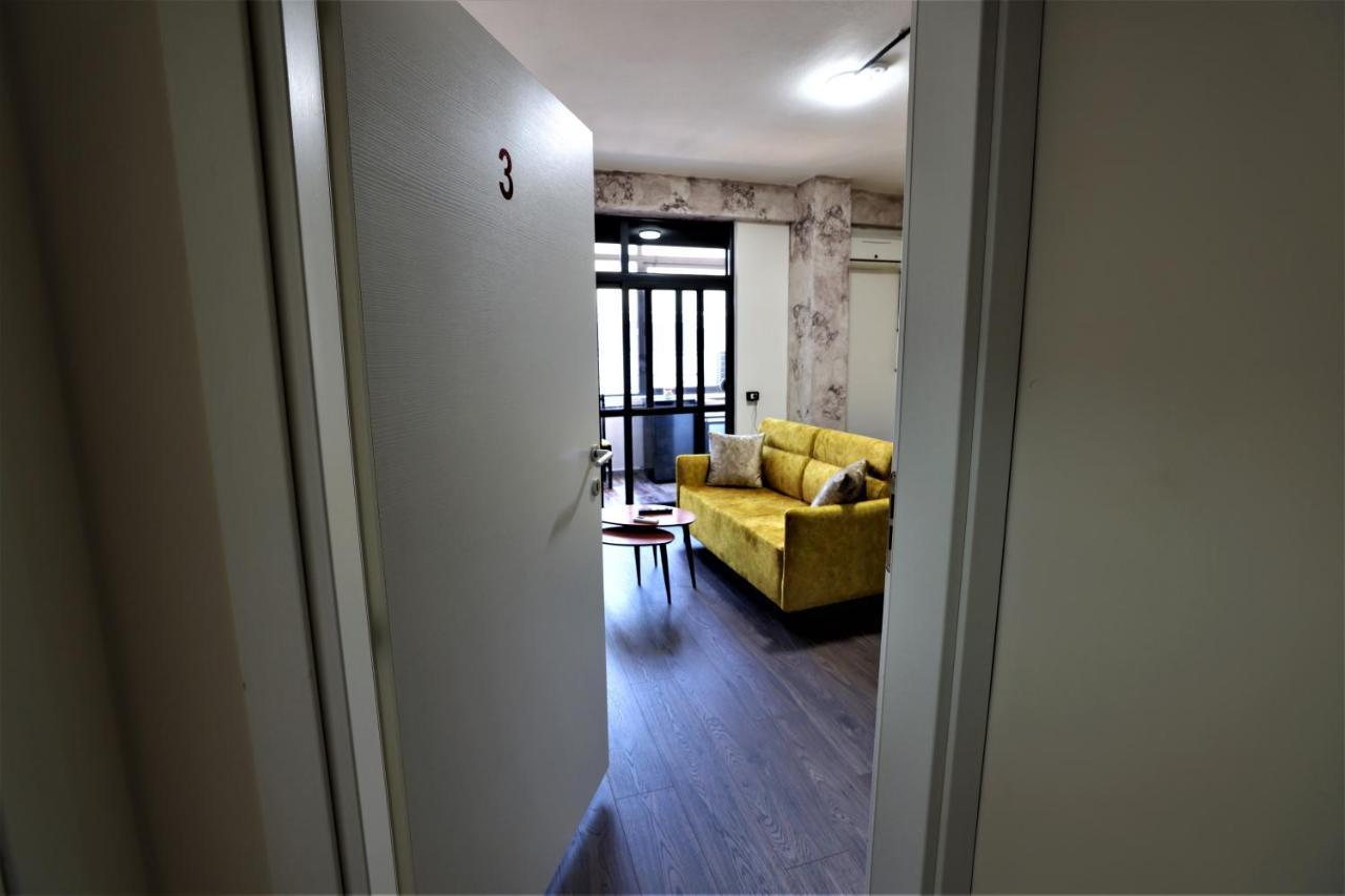 Stylish Studio In The Heart Of Tirana #3 아파트 외부 사진
