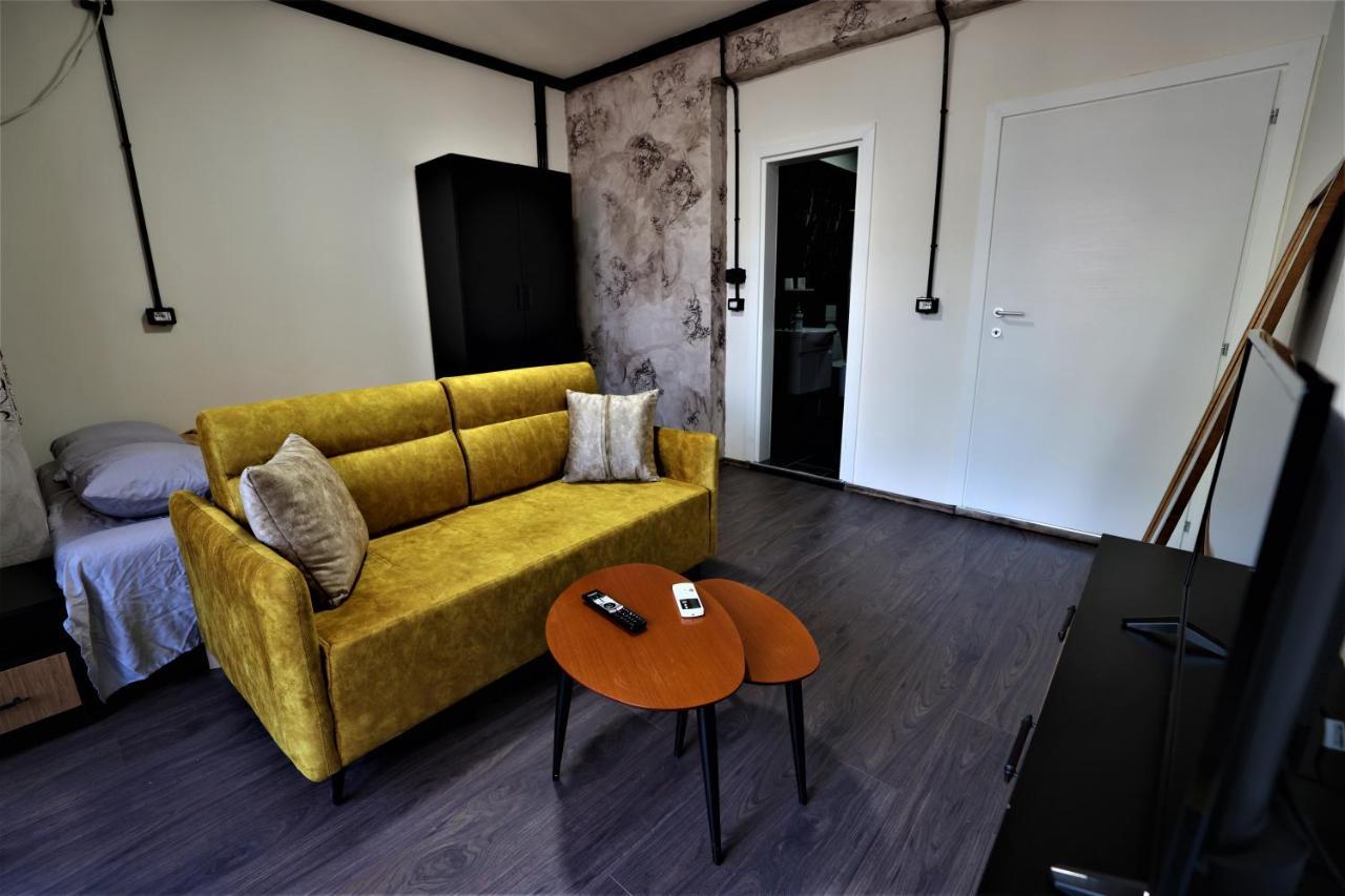 Stylish Studio In The Heart Of Tirana #3 아파트 외부 사진